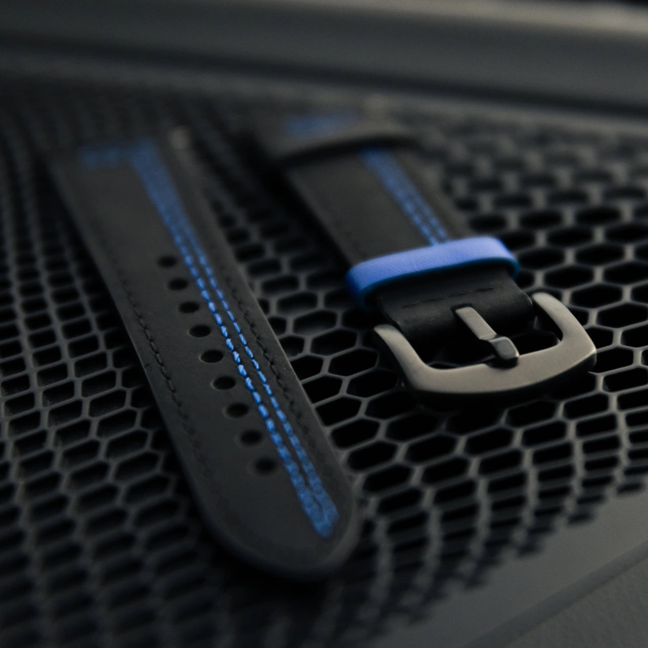 Leather Bracelet Black – Blue - DriftElement