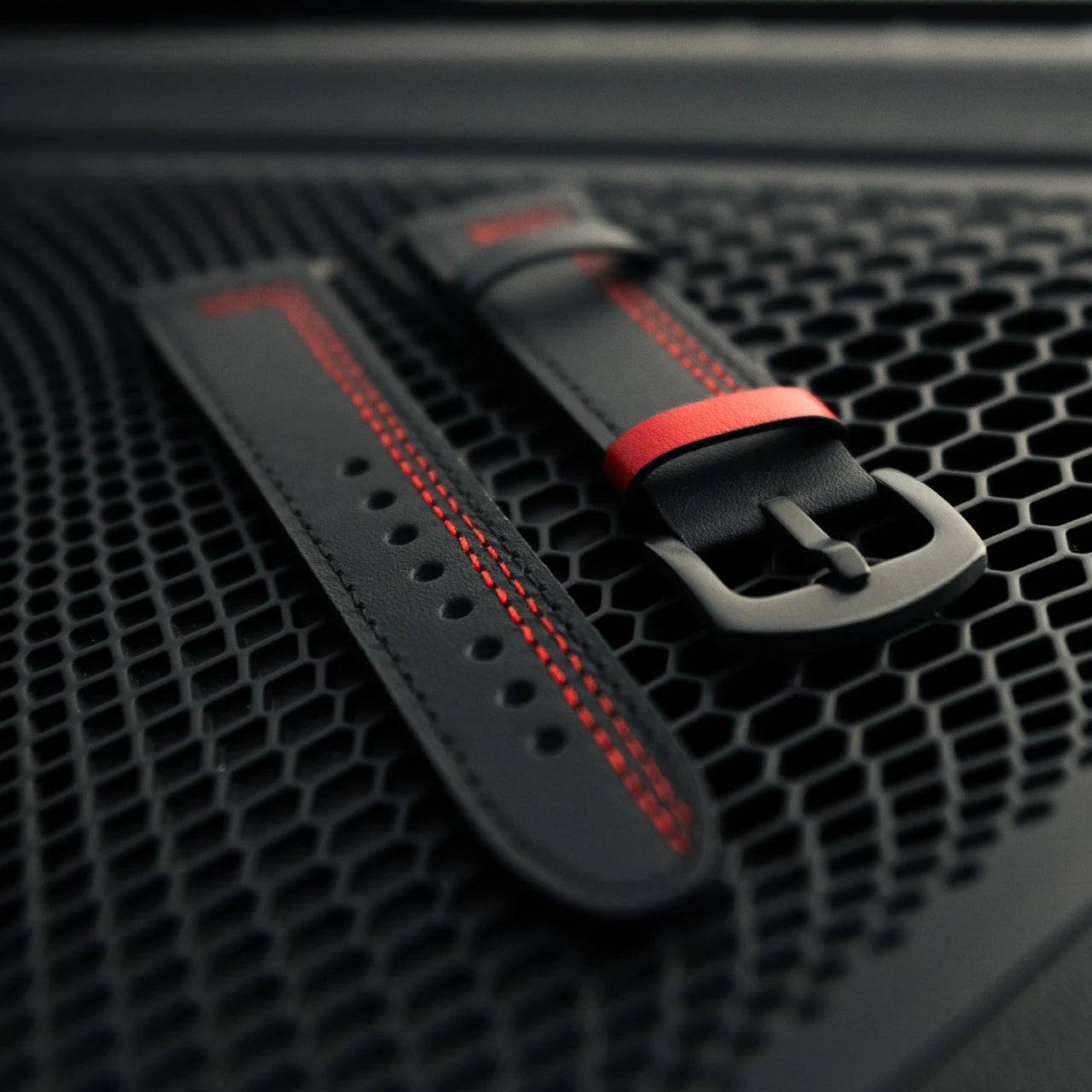 Leather Bracelet Black – Red - DriftElement