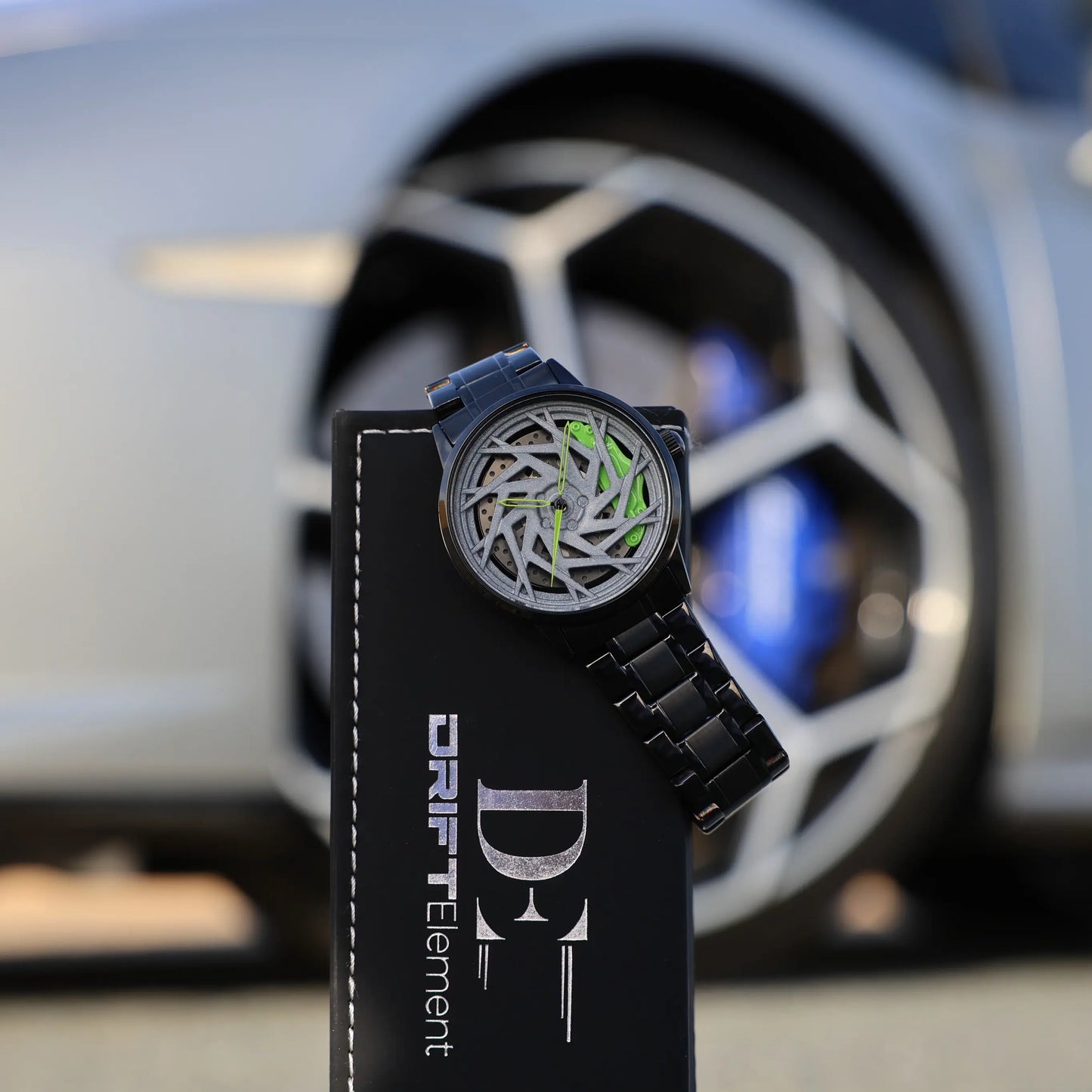 Entdecken Sie die Zeit aufs Neue mit unserer Rotor Edition Uhr, ausgestattet mit der innovativen Driftelement Rimwatch.