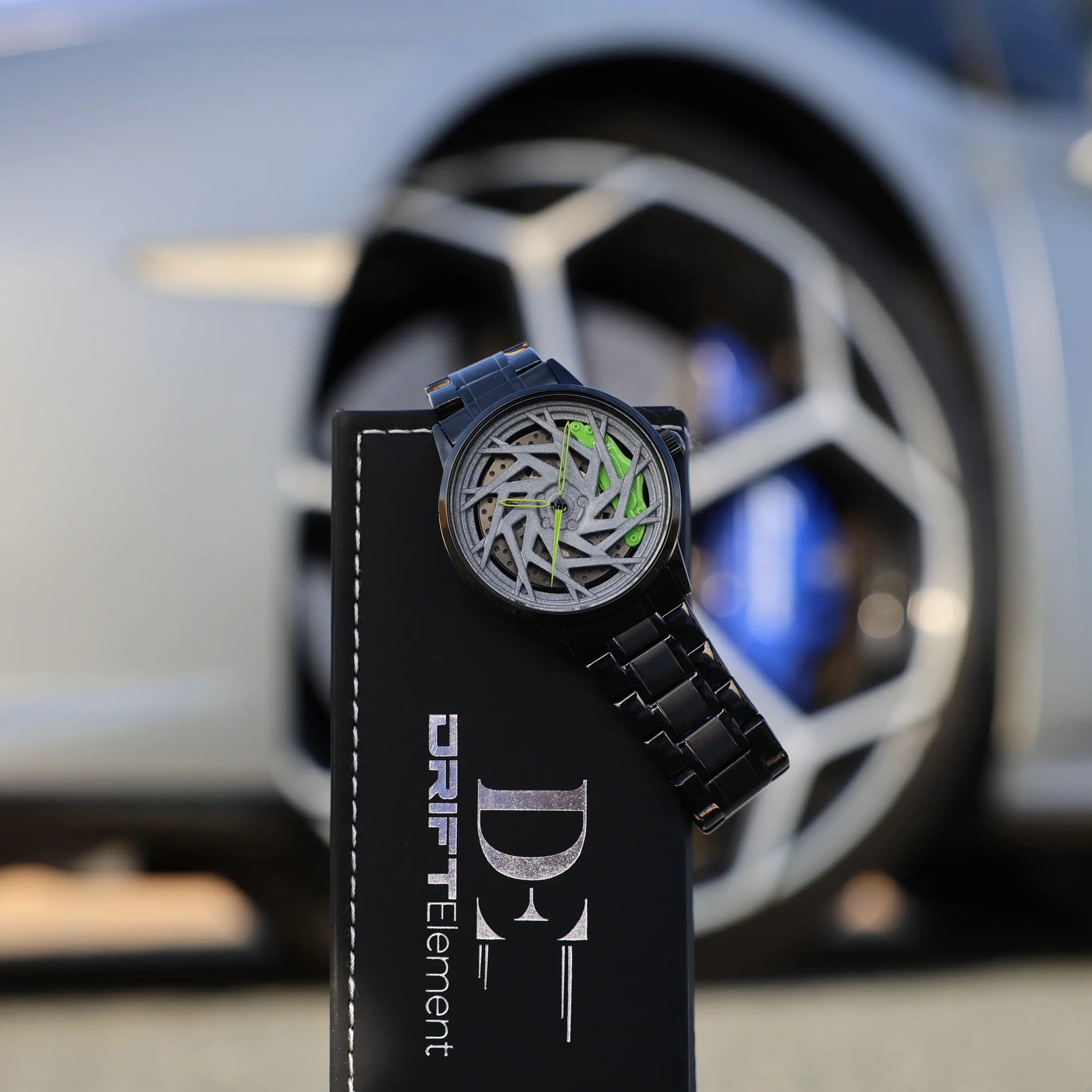 Entdecken Sie die Zeit aufs Neue mit unserer Rotor Edition Uhr, ausgestattet mit der innovativen Driftelement Rimwatch.