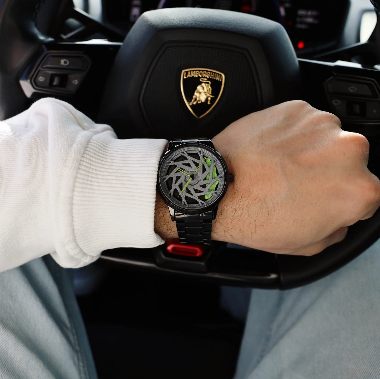 Step into sophistication with the Rotor Edition watch, highlighted by the captivating Driftelement Rimwatch.